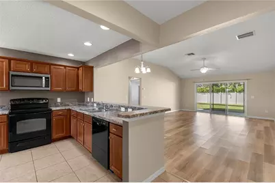 12166 NE 51st Circle, Oxford, FL 34484 - Photo 3