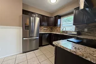 5578 61st St N, Saint Petersburg, FL 33709 - Photo 7