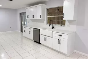 235 S Lee St, Beverly Hills, FL 34465 - Photo 5