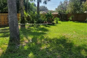 962 NE 5th St, Ocala, FL 34470 - Photo 5
