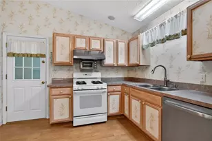 3331 Roanoke St, The Villages, FL 32162 - Photo 11