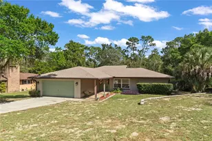 5512 W Pine Cir, Crystal River, FL 34429 - Photo 1