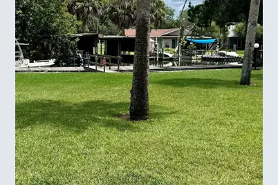 1637 SE Paradise Circle #205, Crystal River, FL 34429 - Photo 3