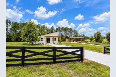 17951 SE 62nd Street, Morriston, FL 32668 - Photo 1