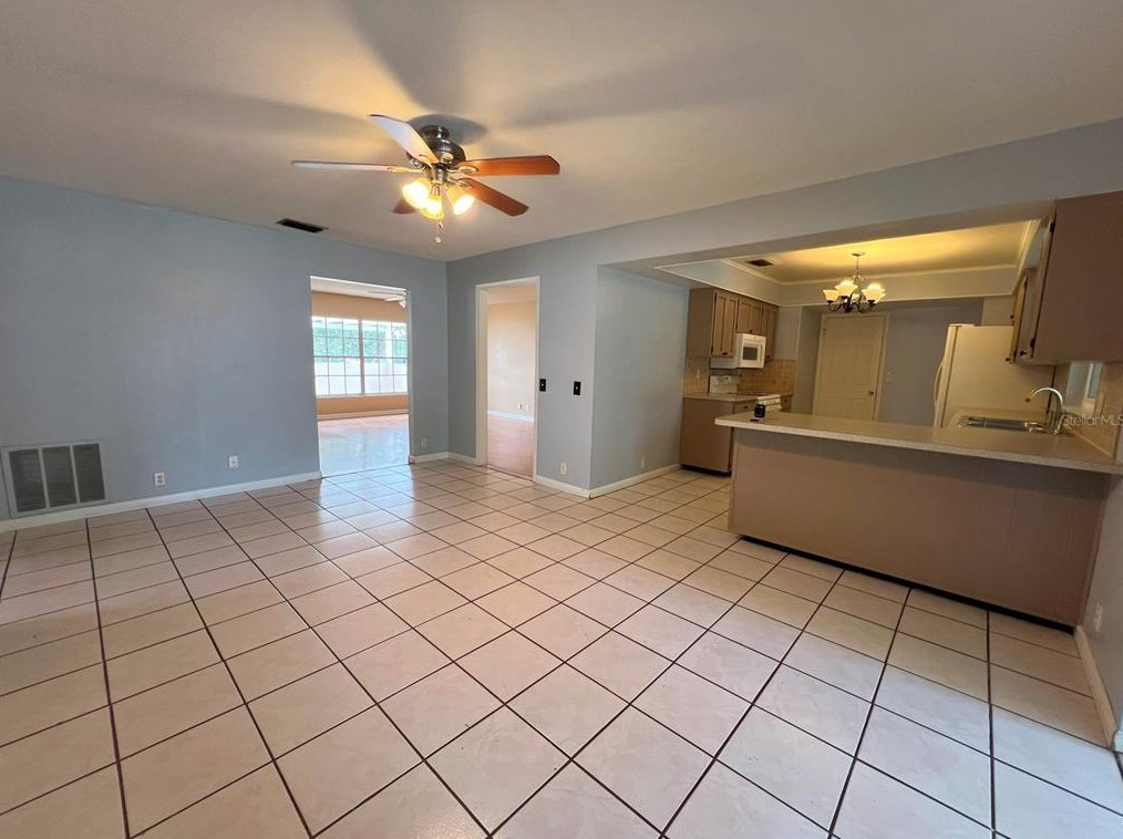 121 Lincoln Rd, Winter Haven FL  33884-2226 exterior