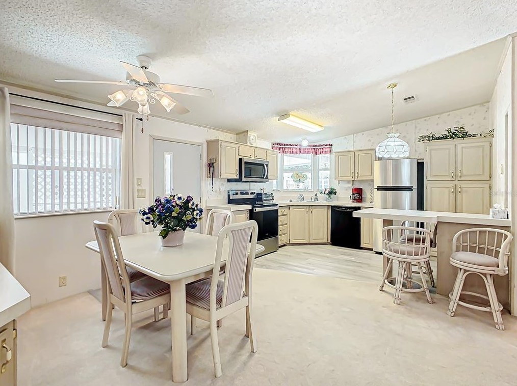 118 Piedmont Park Ave, Davenport FL  33897-9247 exterior