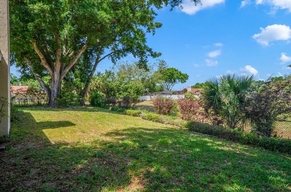 328 Vail Dr, Winter Haven FL  33884-2832 exterior