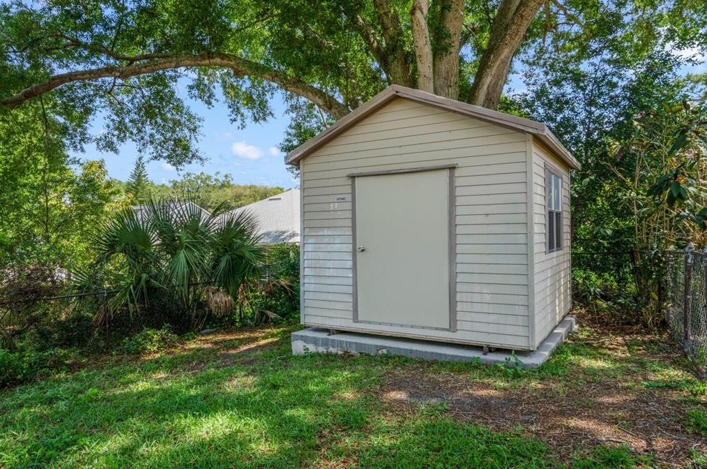 328 Vail Dr, Winter Haven FL  33884-2832 exterior