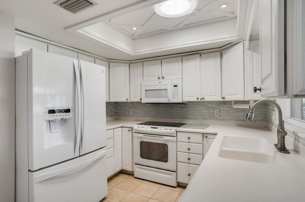 328 Vail Dr, Winter Haven FL  33884-2832 exterior