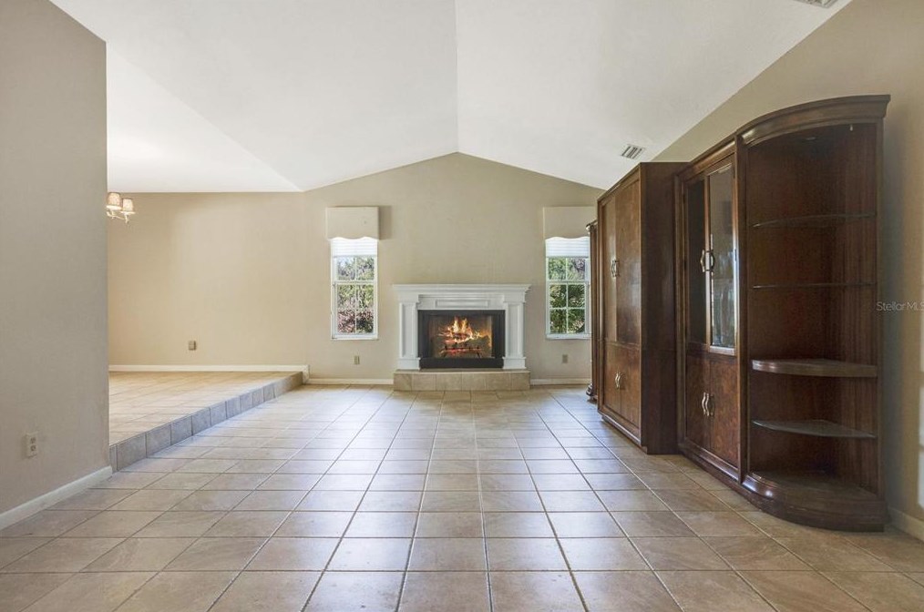 328 Vail Dr, Winter Haven FL  33884-2832 exterior