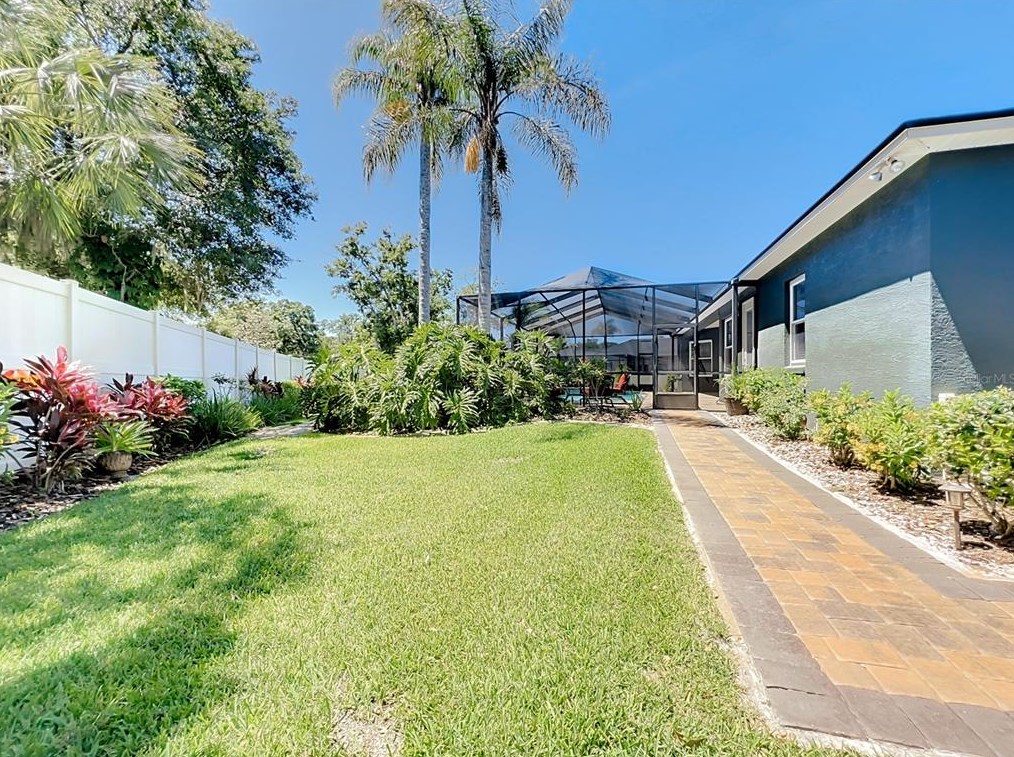 1044 Ashton Woods Ln, Lakeland FL  33813-4820 exterior