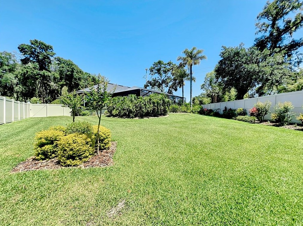 1044 Ashton Woods Ln, Lakeland FL  33813-4820 exterior