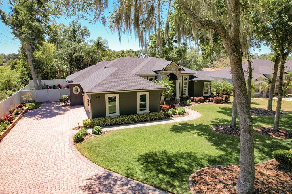 1044 Ashton Woods Ln, Lakeland FL  33813-4820 exterior