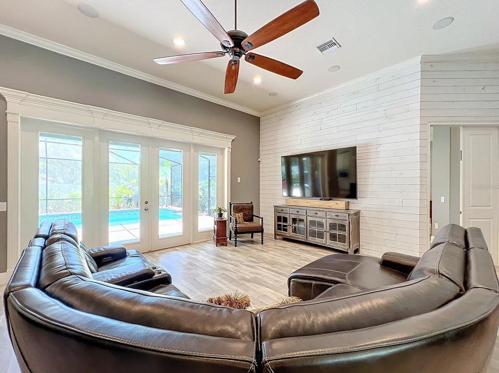 1044 Ashton Woods Ln, Lakeland FL  33813-4820 exterior