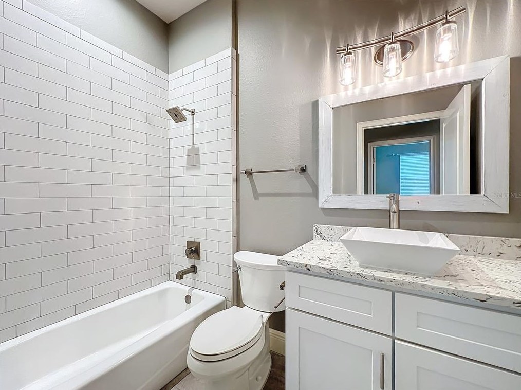 1044 Ashton Woods Ln, Lakeland FL  33813-4820 exterior