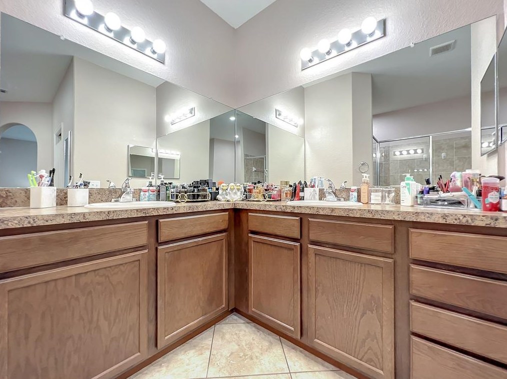 7025 Heatherbrook Dr, Lakeland FL  33809-4623 exterior