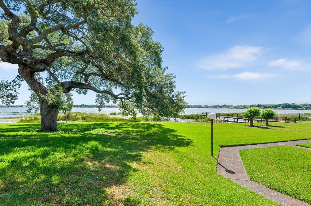 2472 Hartridge Point Dr, Winter Haven FL  33881-1289 exterior