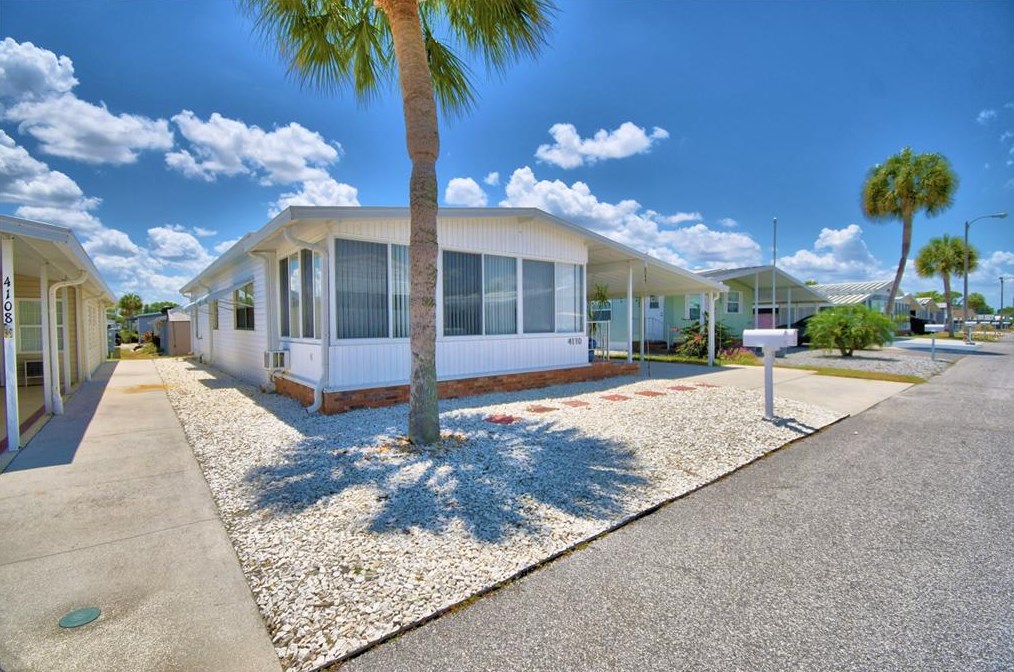 4110 Sprucewood St, Winter Haven FL  33880-1642 exterior