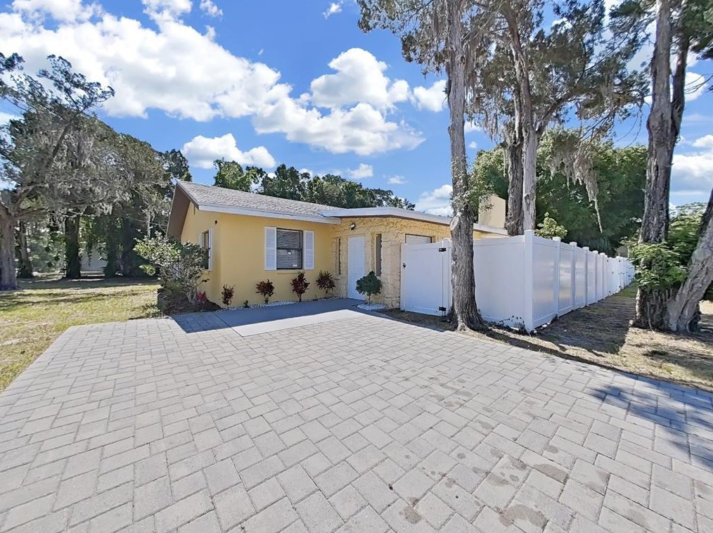 5916 Gulf Dr, New Port Richey FL  34652-4120 exterior