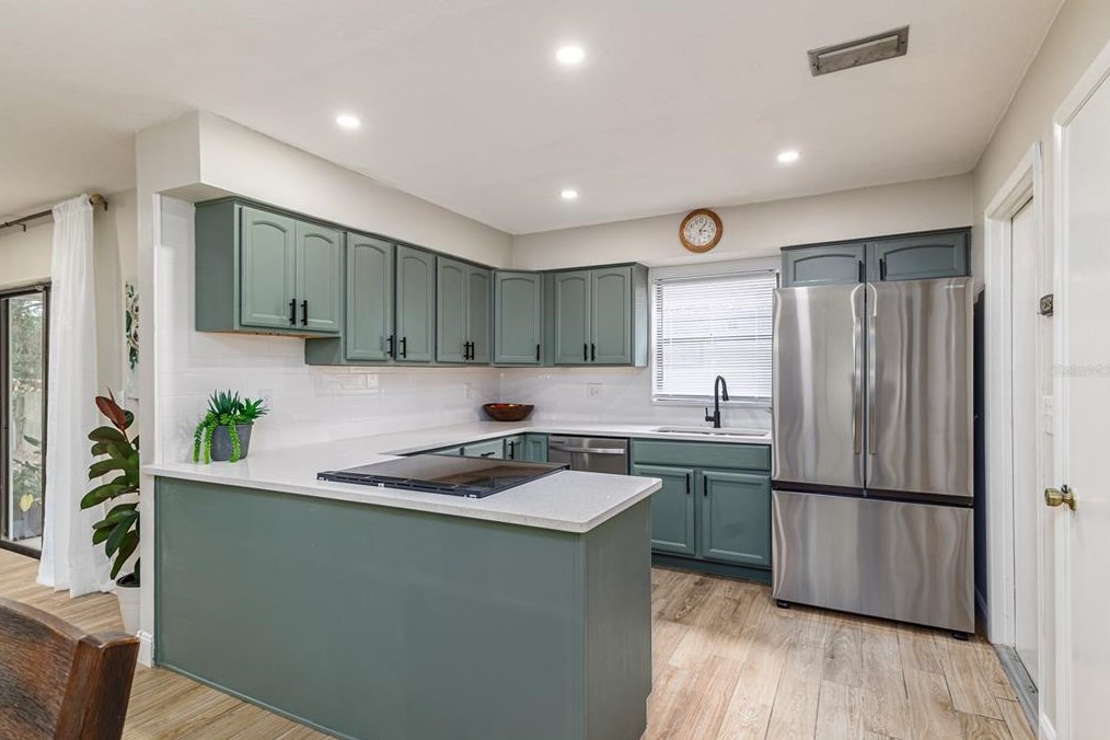 3920 Woodburn Loop, Lakeland FL  33813-1330 exterior