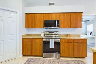 4639 Great Blue Heron Dr, Lakeland, FL 33812 - Photo 7