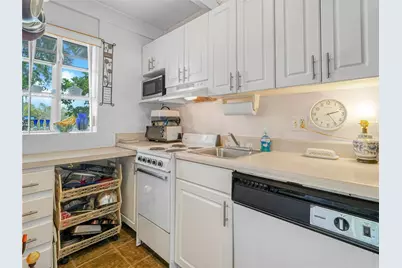 1517 Club Circle #8992, Lakeshore, FL 33854 - Photo 9