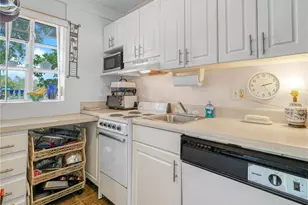 1517 Club Cir, Lakeshore, FL 33854 - Photo 9