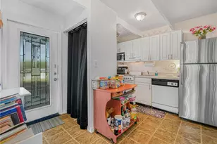 1517 Club Cir, Lakeshore, FL 33854 - Photo 7
