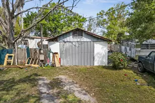 215 10th Wahneta Street W, Winter Haven, FL 33880 - Photo 3