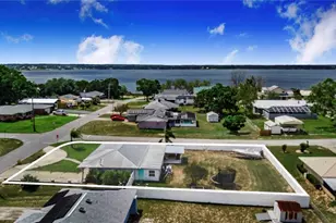 498 W 7th St, Frostproof, FL 33843 - Photo 37