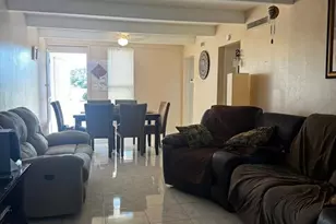 929 Club Cir, Lakeshore, FL 33854 - Photo 5