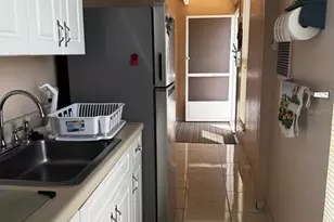 929 Club Cir, Lakeshore, FL 33854 - Photo 7