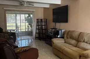 929 Club Cir, Lakeshore, FL 33854 - Photo 3