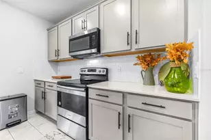 1050 Michelangelo Ln, Winter Haven, FL 33884 - Photo 7