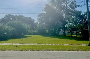 109 SE Pine Ave, Fort Meade, FL 33841 - Photo 1