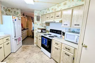 6420 Jacaranda Ave NE, Winter Haven, FL 33881 - Photo 11