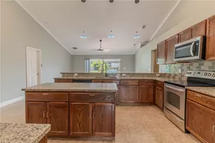 1021 Cannes Dr, Kissimmee, FL 34759 - Photo 11