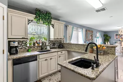 132 Vista View Avenue, Eagle Lake, FL 33839 - Photo 3