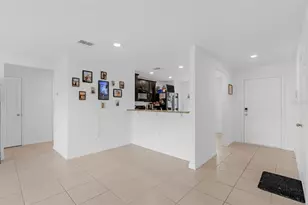 365 Gardenia Ct, Poinciana, FL 34759 - Photo 3