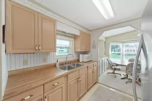 4909 Foxwood Lake Dr, Lakeland, FL 33810 - Photo 11