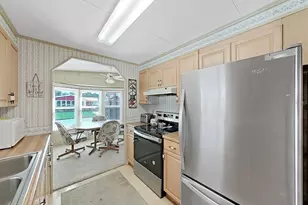 4909 Foxwood Lake Dr, Lakeland, FL 33810 - Photo 9