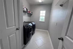 3813 San Isidro Cir, Saint Cloud, FL 34772 - Photo 19