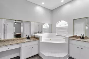 7870 Ashford Dr, Lakeland, FL 33810 - Photo 17