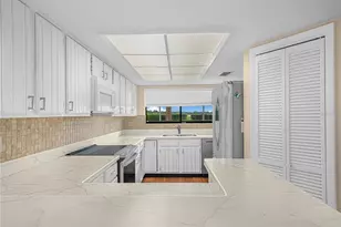 9101 Village Dr, Lake Wales, FL 33898 - Photo 11