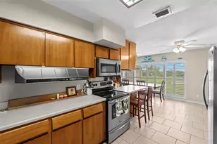 308 Manatee Dr, Ruskin, FL 33570 - Photo 9