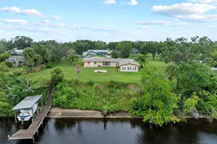 308 Manatee Dr, Ruskin, FL 33570 - Photo 3