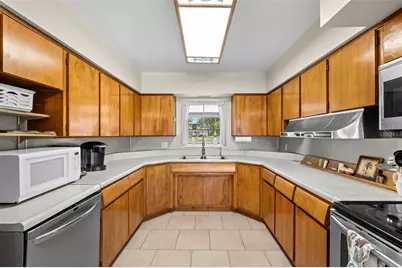 308 Manatee Drive, Ruskin, FL 33570 - Photo 11