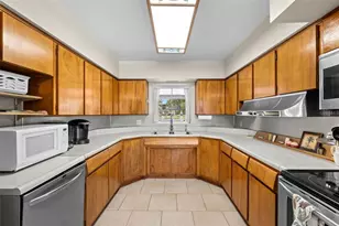 308 Manatee Dr, Ruskin, FL 33570 - Photo 11