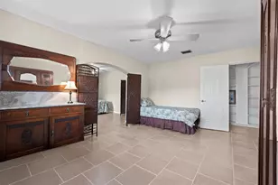 308 Manatee Dr, Ruskin, FL 33570 - Photo 17