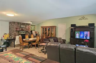 2031 Poe St, Lakeland, FL 33801 - Photo 11